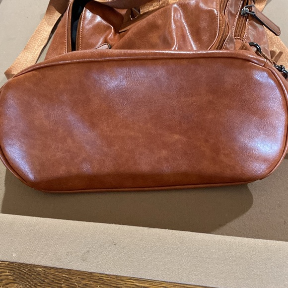 Cluci Leather Back Pack - Picture 4 of 6